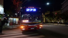 un auto choco a un micro en 7 y 48 y se dio a la fuga un auto choco a un micro en 7 y 48 y se dio a la fuga