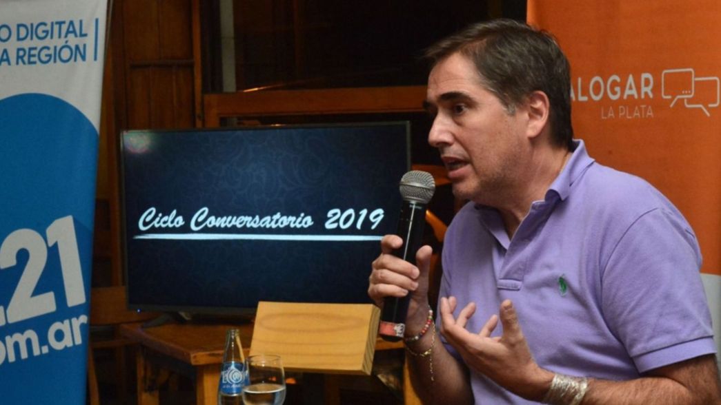 Lorenzino abrió el ciclo Conversatorios