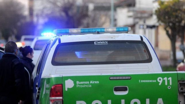 bajo del tren roca en la plata y cuatro chicos la amenazaron con un hierro y le robaron