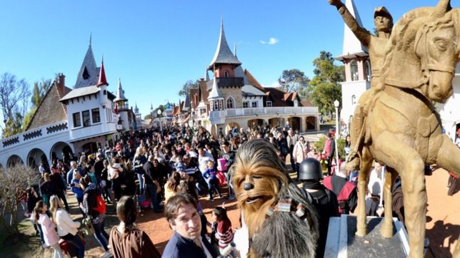 la plata se sumo a una galaxia muy, muy lejana de la mano de los personajes de star wars