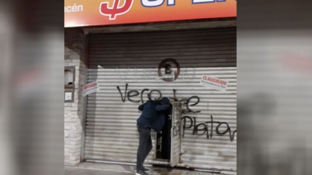 Clausuraron un autoservicio en La Plata por diversas irregularidades