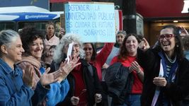 la comunidad de la unlp tuvo su ruidazo en defensa de la educacion publica la comunidad de la unlp tuvo su ruidazo en defensa de la educacion publica