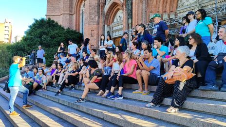 Lanzan un recorrido especial del Walking Tour en La Plata para conmemorar el 8M