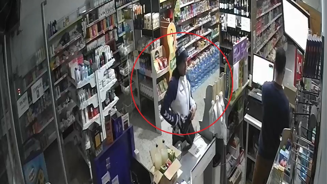 un plomero le robo a la tarjeta de credito a una abuela y la uso para comprar ropa de gimnasia