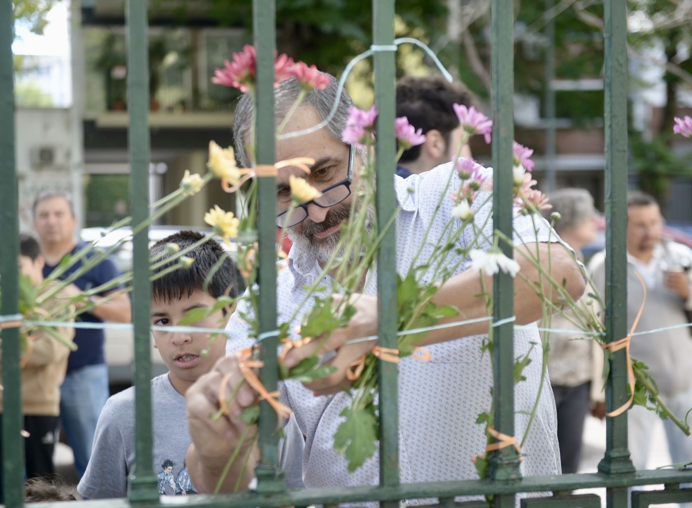 El portal hist&oacute;rico del exRegimiento 7, en Plaza Malvinas, se llev&oacute; de flores por los ca&iacute;dos