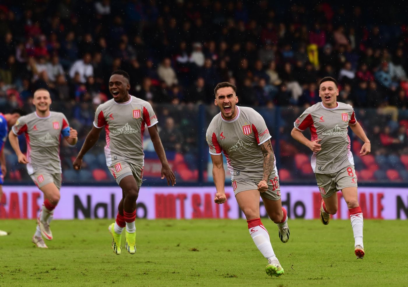 Estudiantes Tigre Méndez Gol.jpg