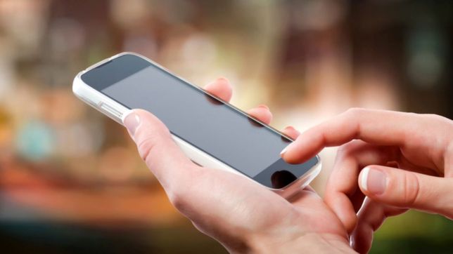 una mujer extorsiono a su mejor amiga con una infidelidad y le saco 200.000 pesos