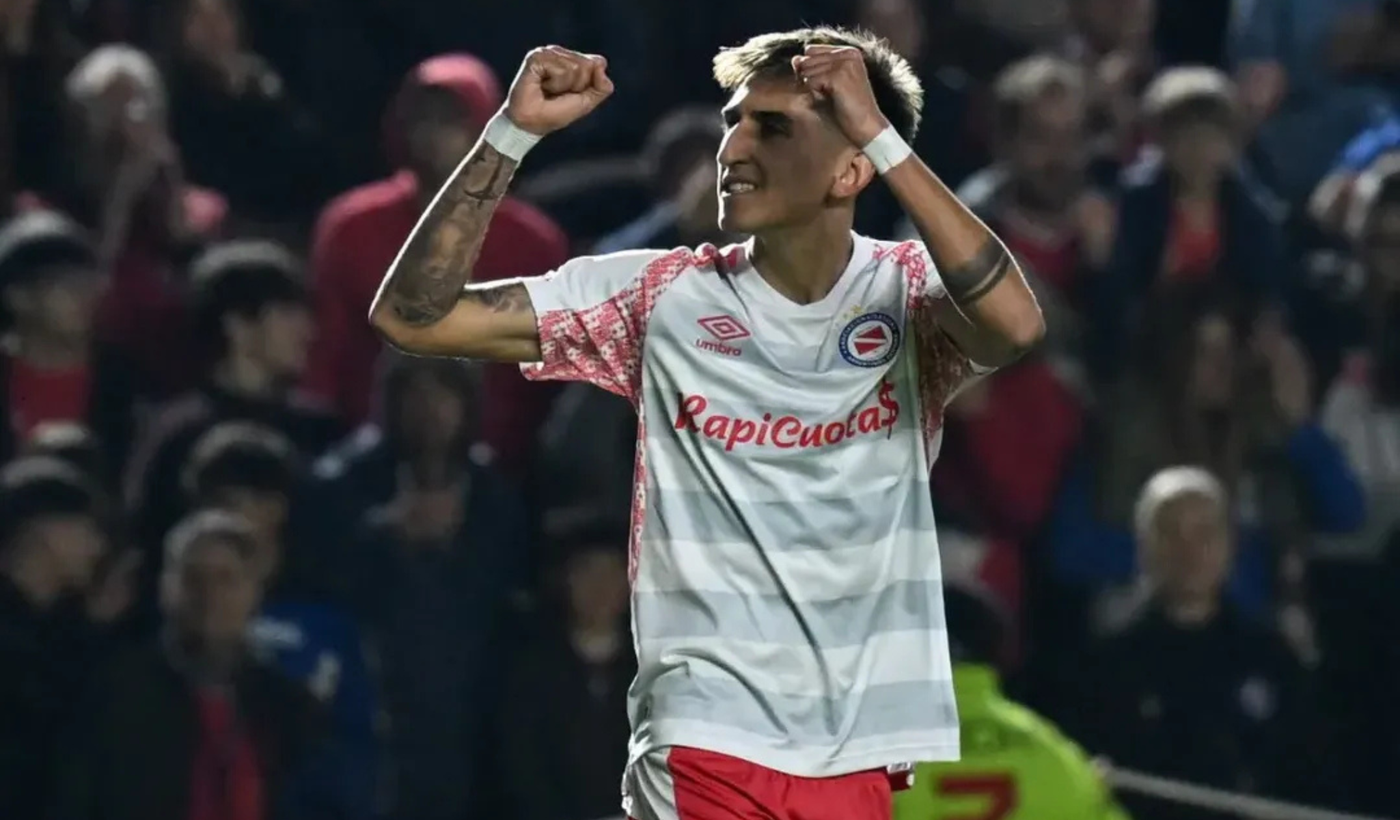 Alan Lescano festejo gol Argentinos Juniros