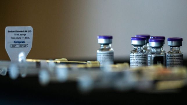 voluntarios de la vacuna pfizer en la argentina recibiran tercera dosis