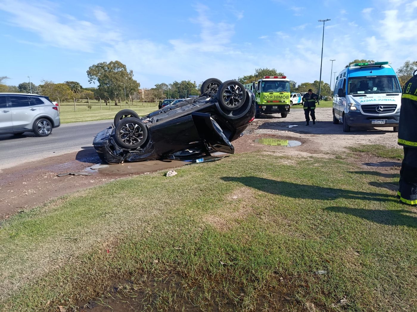 Vuelco en Camino Centenario (4)