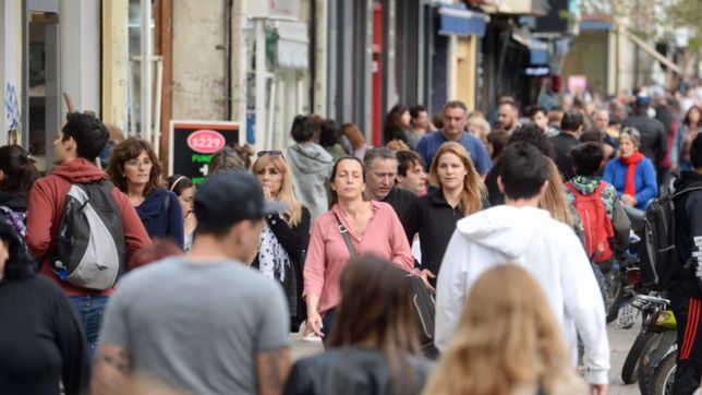 un informe revelo que seis de cada diez argentinos temen quedarse sin trabajo