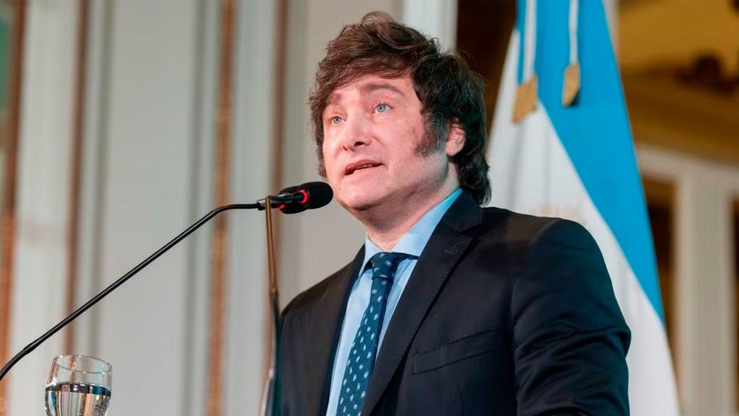 Francos está firme como rulo de estatua: Javier Milei ratificó a su ministro del Interior