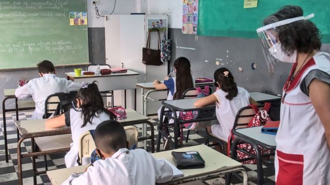 estatales y docentes vuelven a discutir aumentos salariales con la provincia