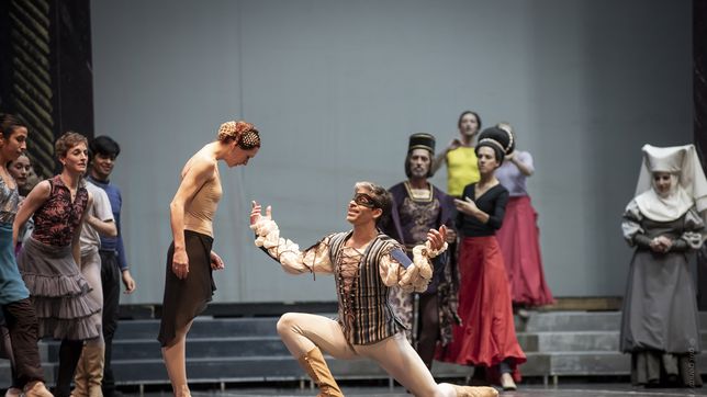 el teatro argentino lanzo una audicion para reforzar el ballet estable