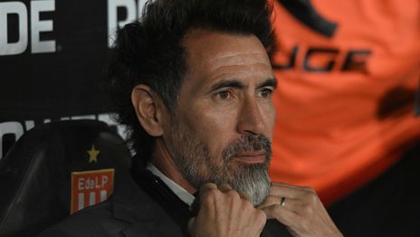 Domínguez habló con Angeleri pero todavía no se definió su futuro en Estudiantes Domínguez habló con Angeleri pero todavía no se definió su futuro en Estudiantes