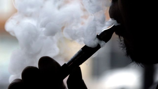 vapor, esencia y nicotina: ¿como son los cigarrillos electronicos prohibidos en el pais?