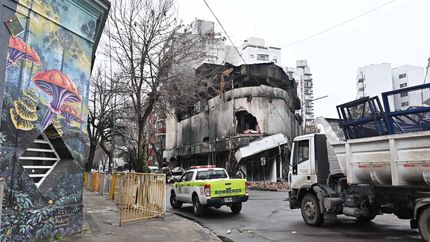 Se realizará una demolición mecánica del depósito quemado en La Plata