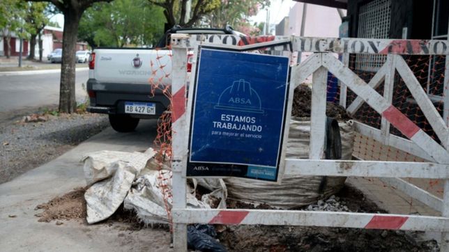 por trabajos en la red falta agua en varias zonas de la plata