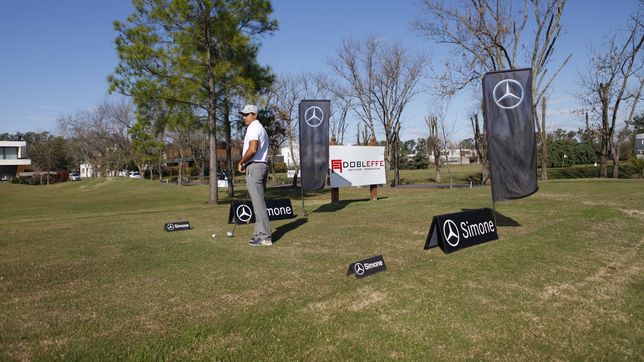 en una jornada de deporte, premios y autos de lujo, se disputo el gran premio de golf mercedes-benz simone