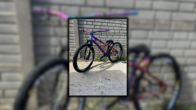 le robaron una costosa bicicleta a un chico en plena plaza san martin y ofrece recompensa para recuperarla