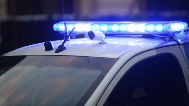 accidente fatal en la plata: un motociclista choco con una grua y murio