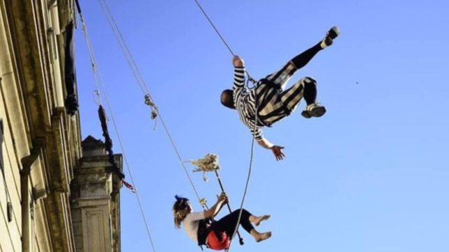 que hago domingo: acrobacia aerea, la mejor feria de emprendedores y mas festejos en un domingo a pleno