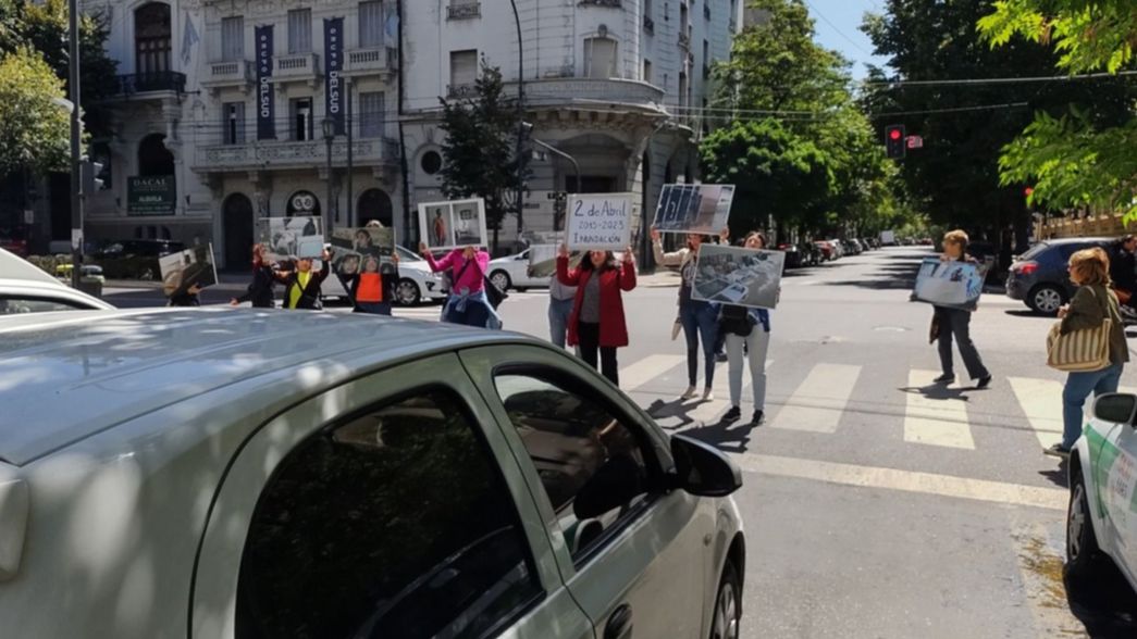 Inundados de La Plata realizaron una intervención para recordar la tragedia de 2013