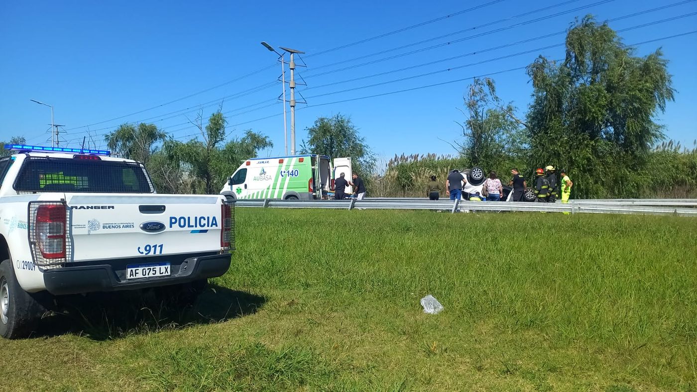 Accidente Bajda de la Autopista en Villa Elisa.jpg
