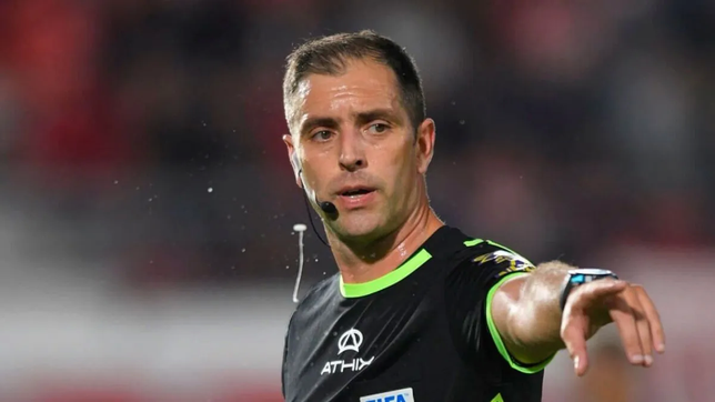 gimnasia sera dirigido por un arbitro que le complico la vida