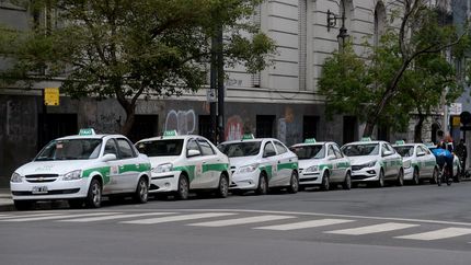 Piden que el Municipio lance créditos para que taxistas y remiseros puedan renovar sus autos