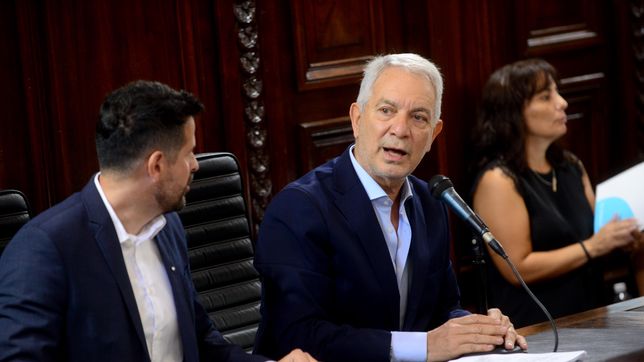 asi fue la apertura de sesiones en el concejo deliberante que encabezo julio alak