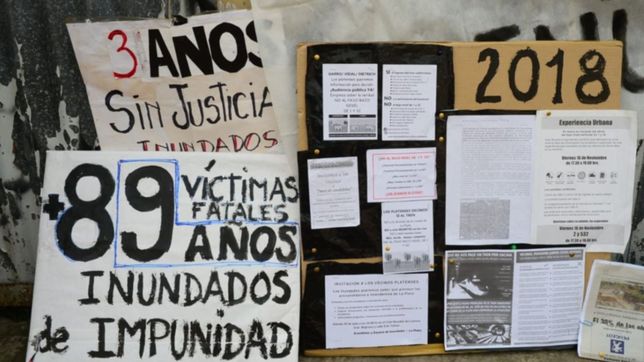 radio abierta, pintadas y fotos: los inundados realizan una jornada en plaza malvinas