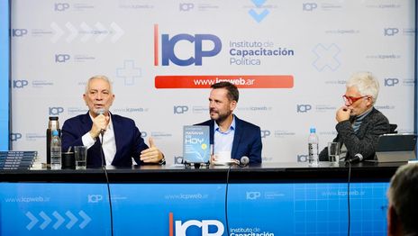 Alak y el intendente de Escobar analizaron el impacto de la Inteligencia Artificial en la gestión pública Alak y el intendente de Escobar analizaron el impacto de la Inteligencia Artificial en la gestión pública