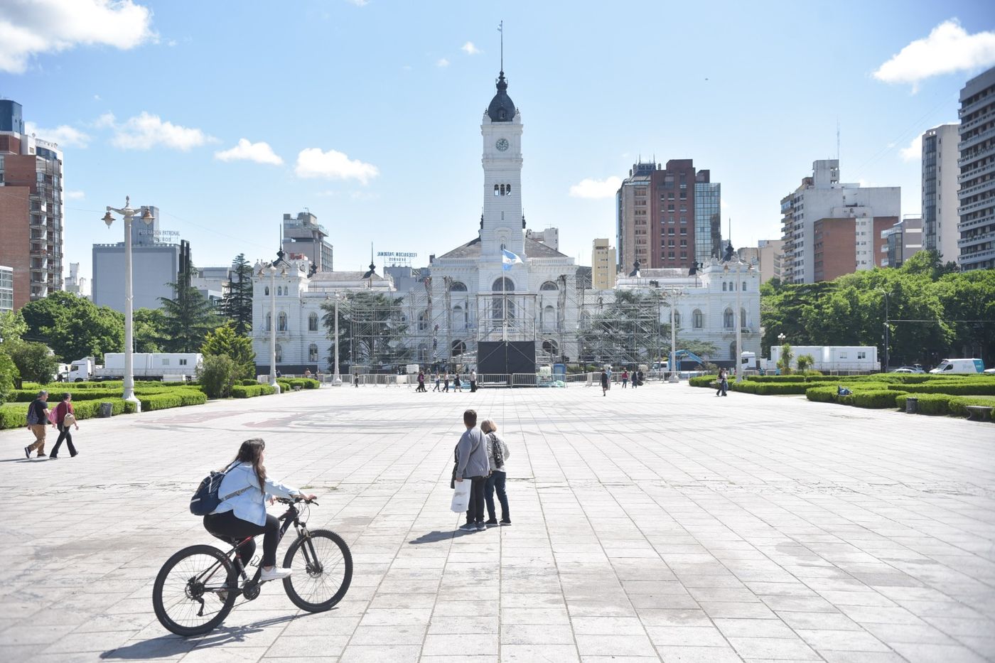 Plaza Moreno, el d&iacute;a despu&eacute;s de la fiesta por el Aniversario de La Plata