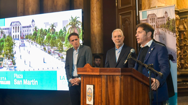 espejo de agua y paseo de artes: kicillof y alak presentaron la nueva plaza san martin