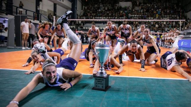 gimnasia arrollo a boca y las lobas son las campeonas de campeones en el voley femenino