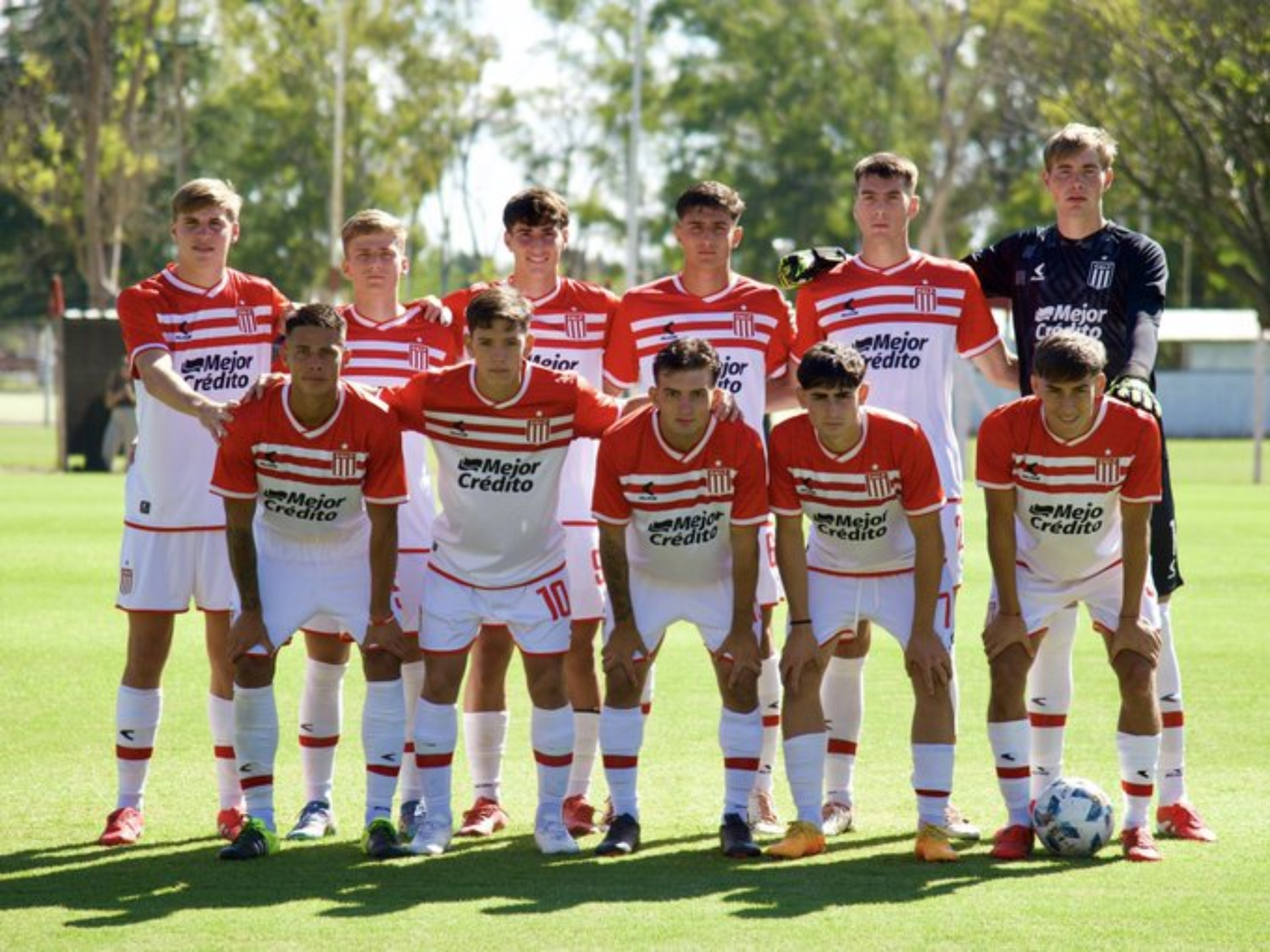 Estudiantes reserva formación.png