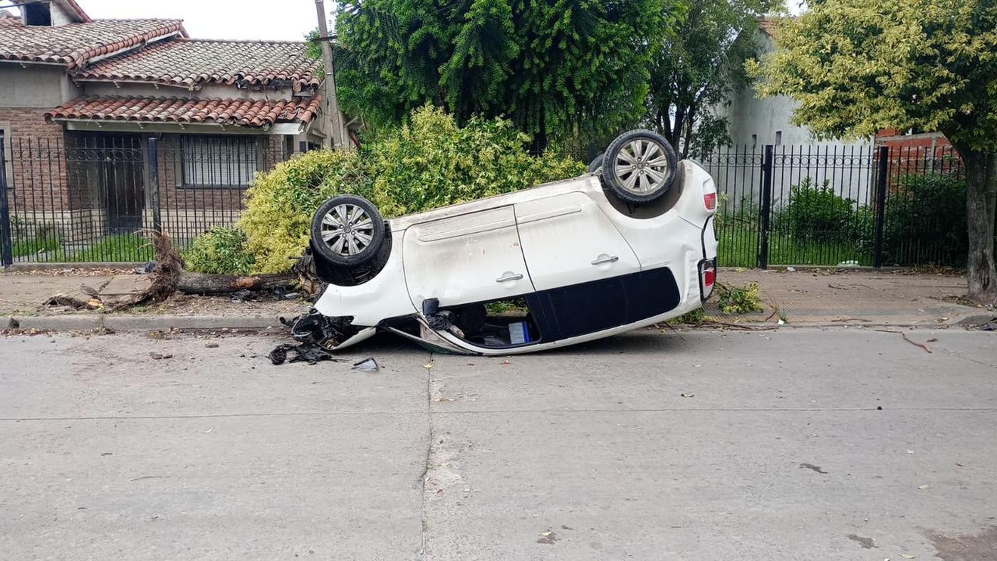 Vuelco en Berisso.jpeg