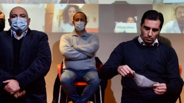 caravana y atencion gratuita: los medicos en pie de guerra contra el ioma