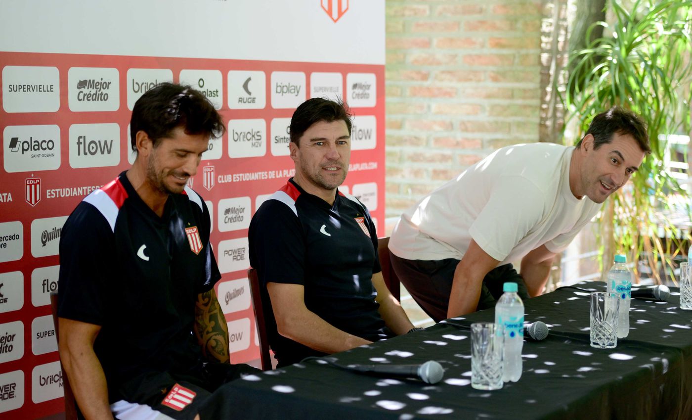 Alexander Medina Alayes Angeleri conferencia Estudiantes 2