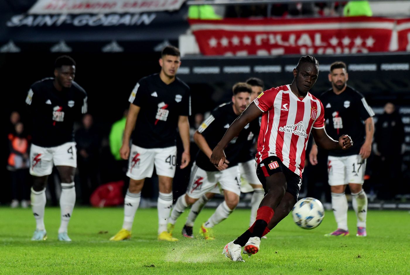 Estudiantes Riestra Cetré Pica Penal.JPG