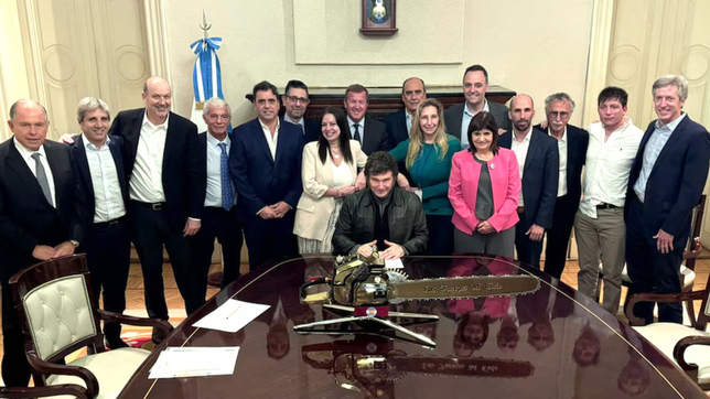 ¿quienes son los funcionarios de milei que estuvieron en el congreso de lla?