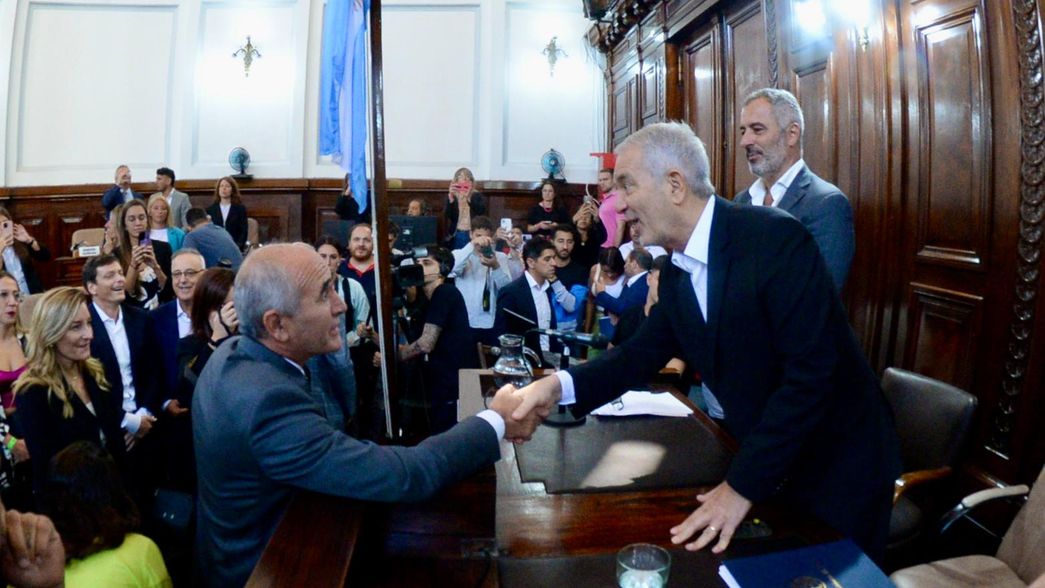 ¿Qué dirigentes estuvieron en la apertura de sesiones del Concejo que encabezó Alak?
