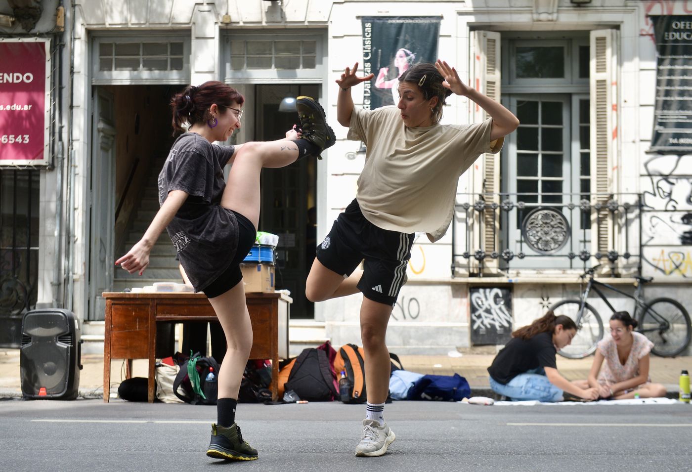 La movida de la Escuela de Danzas Cl&aacute;sica en calle 54 entre 7 y 8