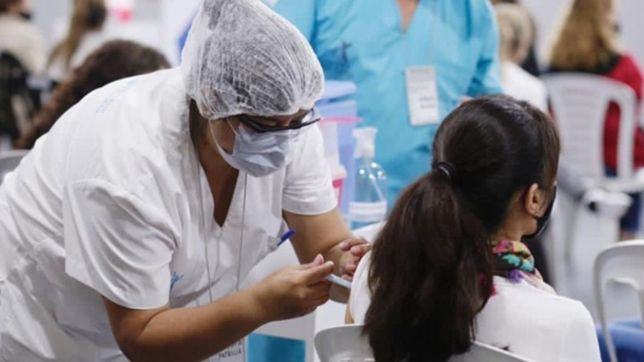 vacunacion, llegada de mas dosis y la cepa delta: los ejes que sigue de cerca el gobierno