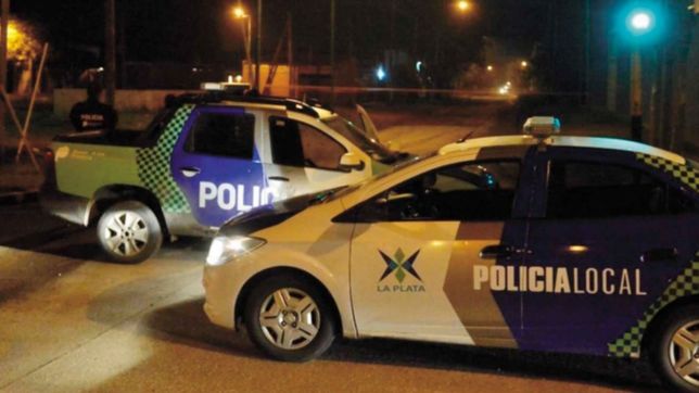 quiso huir de un control policial, la atraparon y tenia 50 envoltorios de cocaina