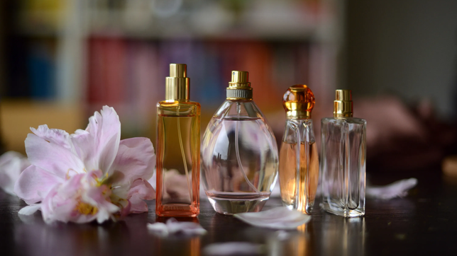 robaron una perfumeria de la plata en minutos y escaparon antes de que llegara la policia