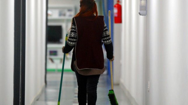 ¿como anotarse en los cursos para ser auxiliar de escuelas o cocinero en la region?