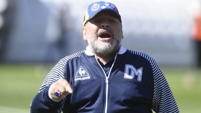 maradona salio al cruce de su hija gianinna y tambien hablo del clasico con estudiantes
