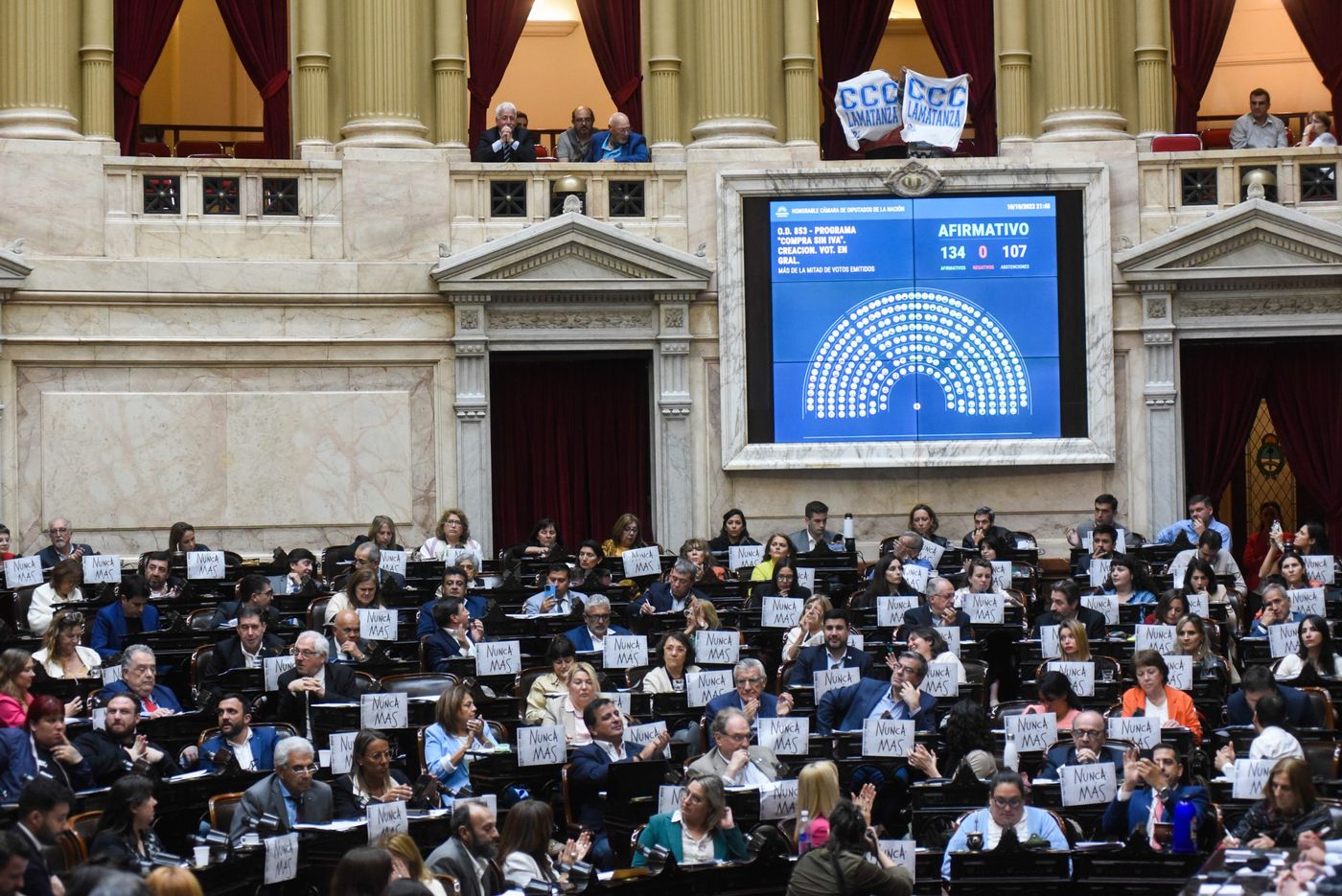 La Cámara Baja fue escenario de fuertes cruces en medio del debate por el controvertido proyecto de ley.